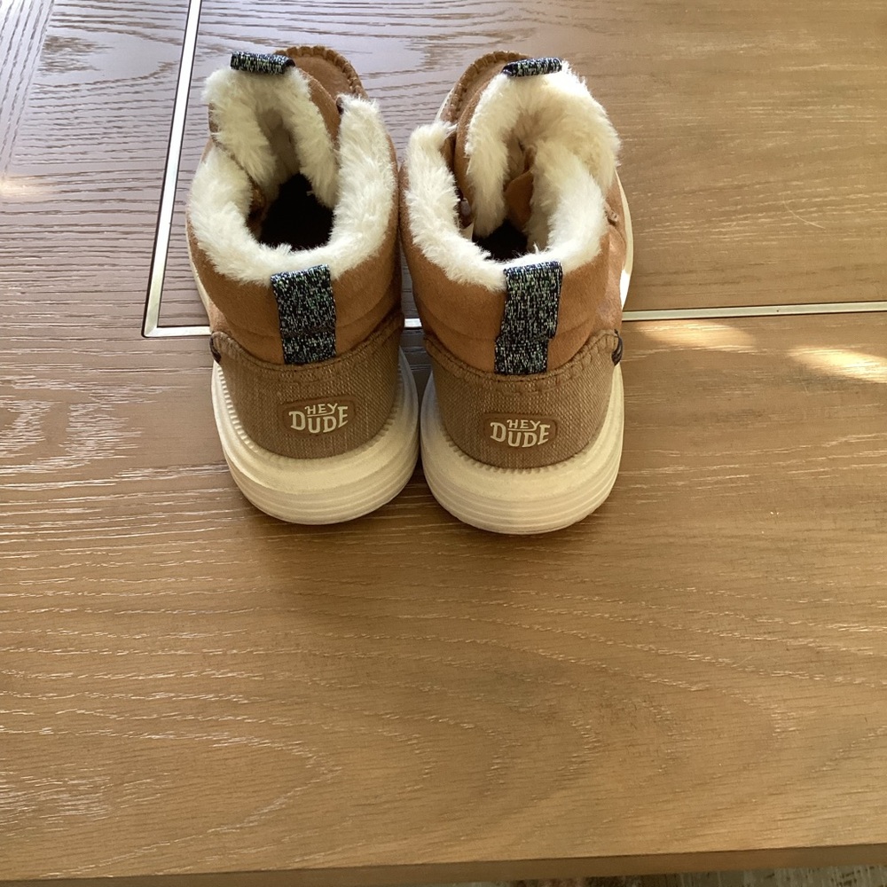 Hey Dude Kids Brown Boots with White Fur